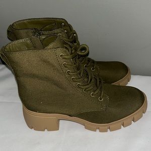 Universal thread boots